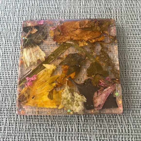 Handmade Pressed Flower Coaster Set and Holder Square Sunny - Picture 4 of 17